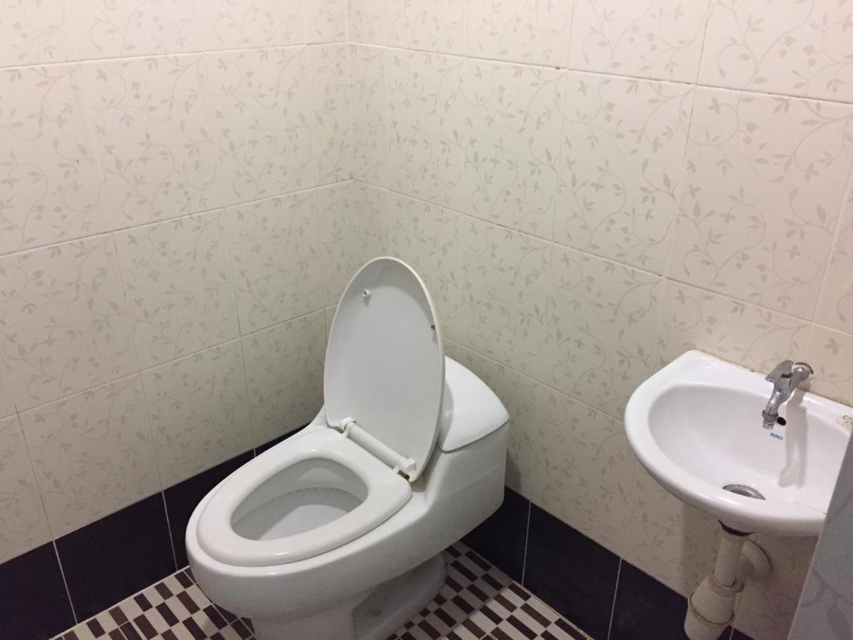 Ilhamku Inn Chukai Екстер'єр фото