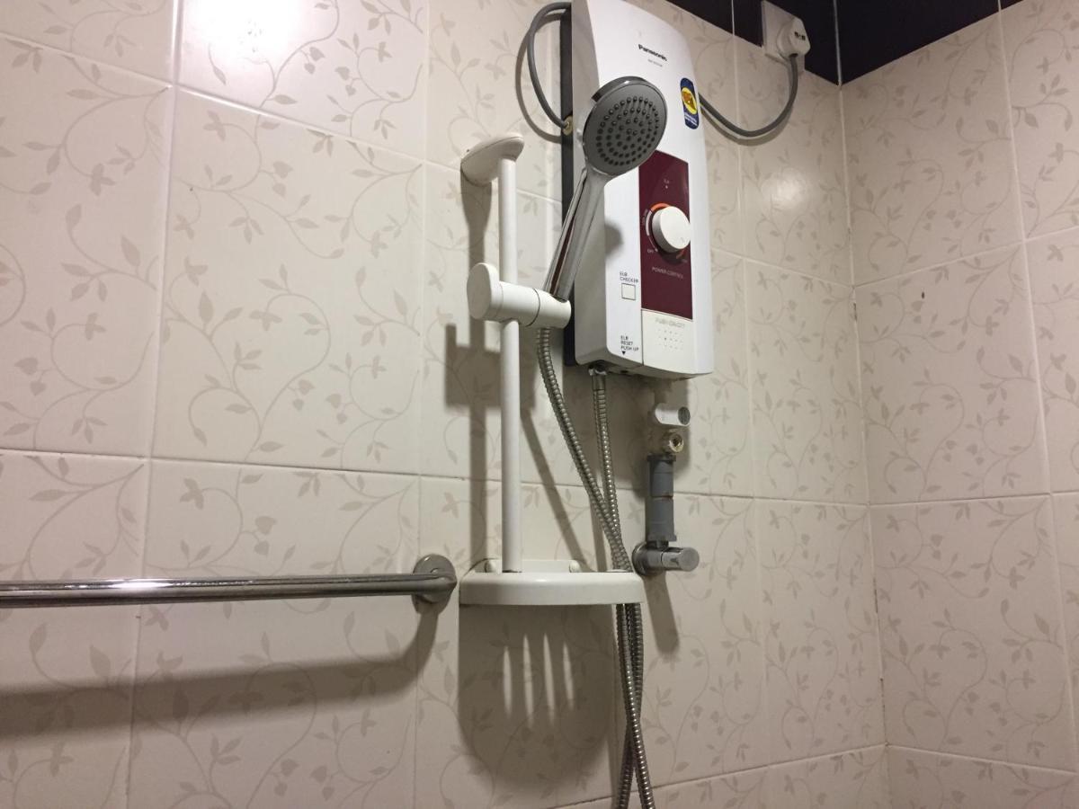 Ilhamku Inn Chukai Екстер'єр фото